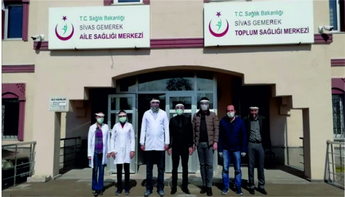 Meslek Lisesi Ürettiği Koruyucu Siperlikleri Gemerek’te İhtiyaç Duyulan Kurumlara Teslim Ediyor