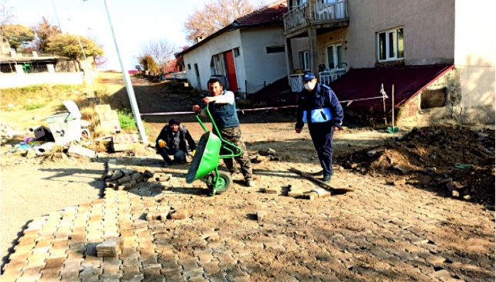 Yol Yapım Çalışmaları Kış Döneminde de Devam Ediyor