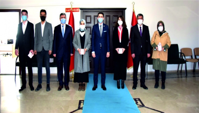 İLÇEMİZ KAYMAKAMI İLHAN KAYATÜRK’ÜN ÖĞRETMENLER GÜNÜ MESAJI