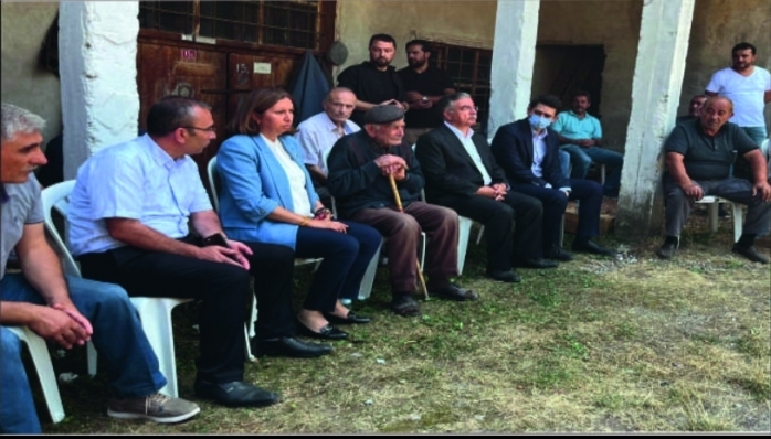 Ak Parti Sivas Milletvekilleri İlçemizde Cenazeye Katıldılar