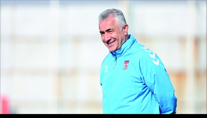 Altıparmak’tan Emir: Sakin Olun Golü Atın!