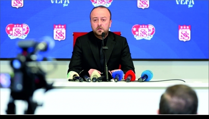 Sivasspor Başkanı Burak Özçoban:  "33 Puana Talibiz"