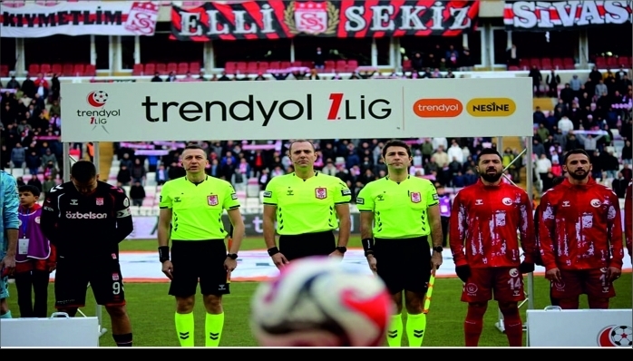 Sivasspor’dan Hakem Tepkisi!  Kimsenin Niyetini Sorgulayacak Değiliz Ancak...